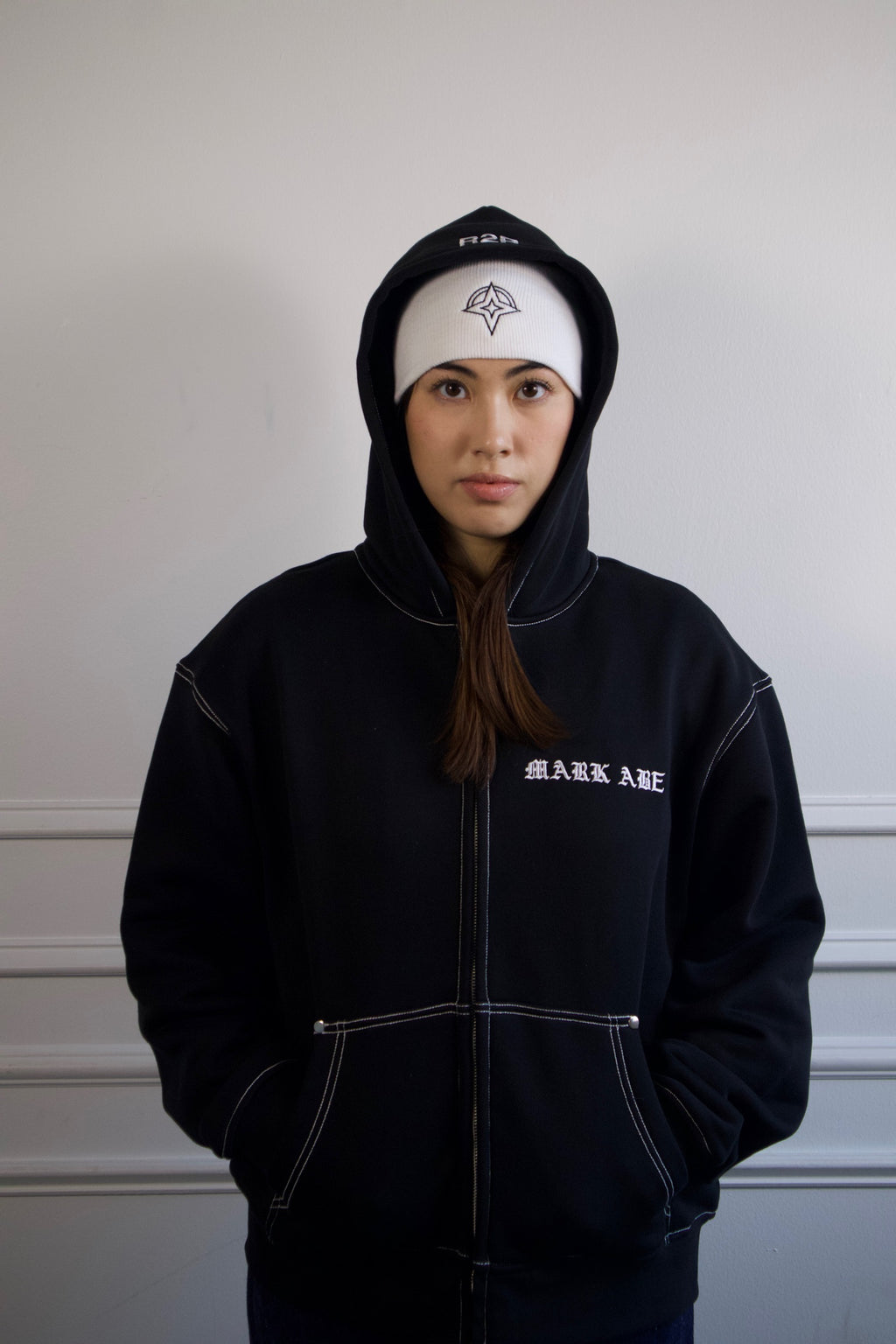 R2R FULL-ZIP HOODIE — BLACK