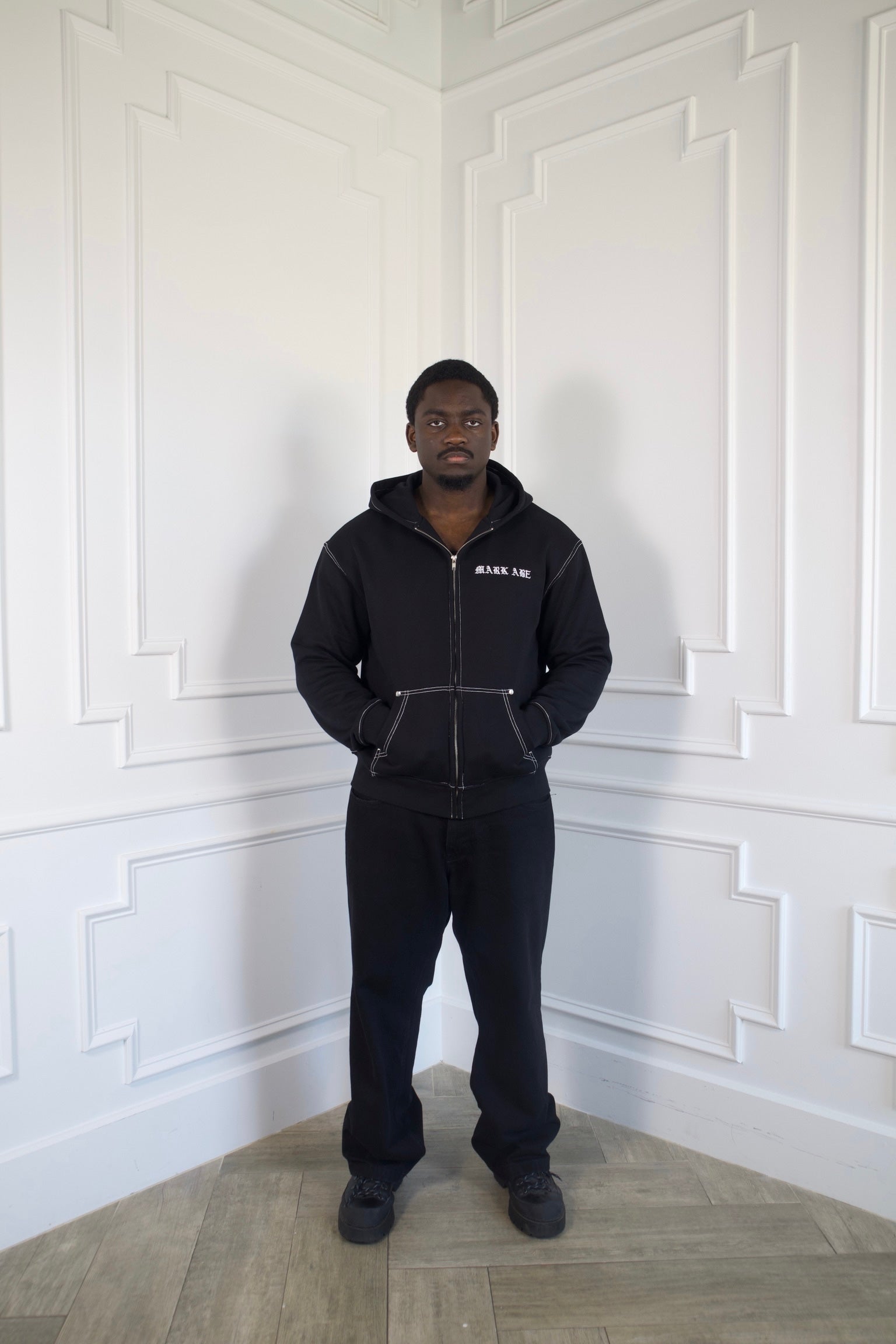 R2R FULL-ZIP HOODIE — BLACK